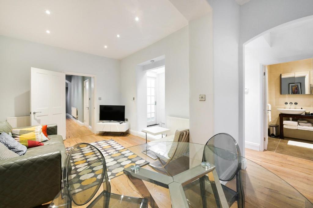 Апартаменти Cozy Hideaway In South Ken! Лондон Екстер'єр фото