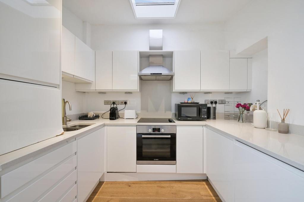 Апартаменти Cozy Hideaway In South Ken! Лондон Екстер'єр фото